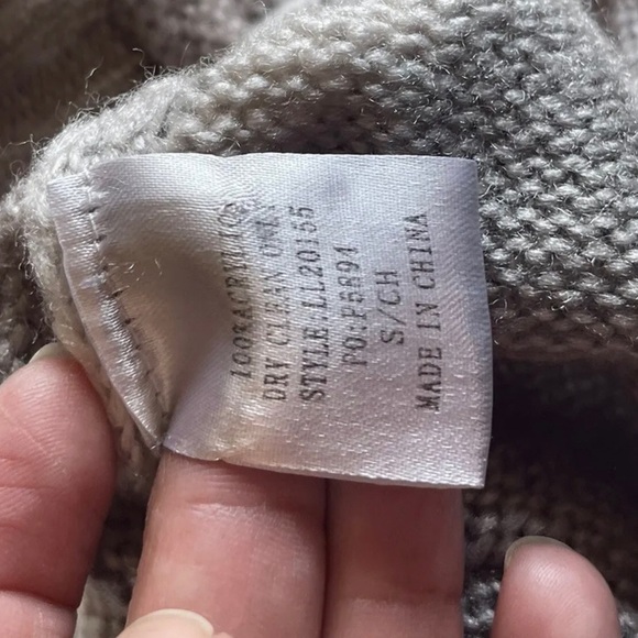 Main Strip Women’s Size Small Beige Gray Tie Dye Sweater Arm Cutouts. - Picture 5 of 5